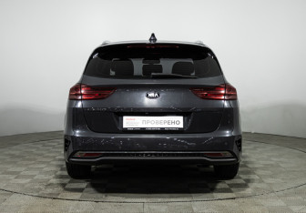 Подержанный автомобиль Kia Ceed Wagon 2019 года (6 фото)