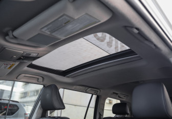 Подержанный автомобиль Toyota Land Cruiser Prado 2017 года (27 фото)