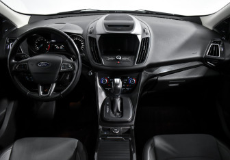 Подержанный автомобиль Ford Kuga 2016 года (14 фото)