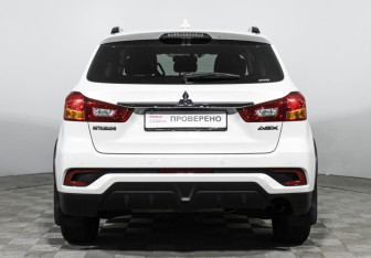 Подержанный автомобиль Mitsubishi ASX 2018 года (6 фото)