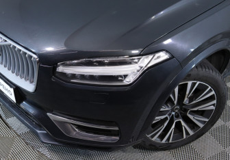 Подержанный автомобиль Volvo XC90 2021 года (10 фото)