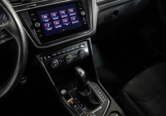Подержанный автомобиль Volkswagen Tiguan 2019 года (20 фото)
