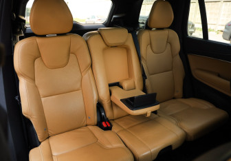 Подержанный автомобиль Volvo XC90 2020 года (32 фото)