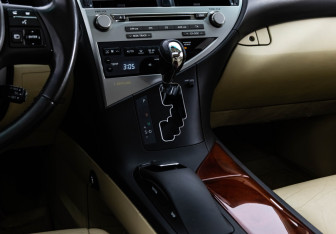 Подержанный автомобиль Lexus RX 2011 года (15 фото)