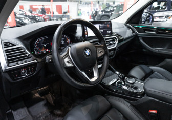 Подержанный автомобиль BMW X3 2022 года (16 фото)