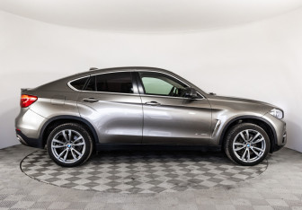 Подержанный автомобиль BMW X6 2017 года (5 фото)