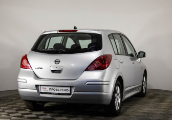 Подержанный автомобиль Nissan Tiida Hatchback 2010 года (5 фото)