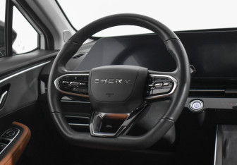 Подержанный автомобиль Omoda C5 2023 года (14 фото)