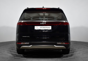 Подержанный автомобиль Kia Carnival 2021 года (6 фото)