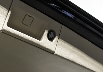 Подержанный автомобиль Cadillac Escalade Suv 2016 года (29 фото)