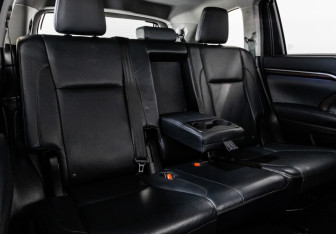 Подержанный автомобиль Toyota Highlander 2014 года (27 фото)