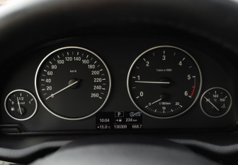 Подержанный автомобиль BMW X3 2017 года (17 фото)