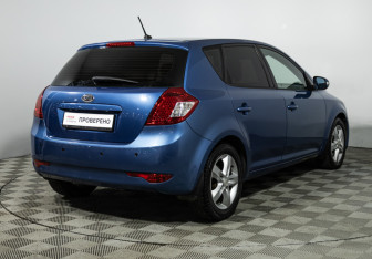 Подержанный автомобиль Kia Ceed Hatchback 2011 года (5 фото)