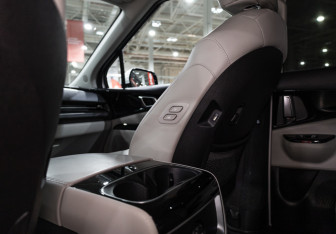 Подержанный автомобиль Kia Carnival 2020 года (30 фото)