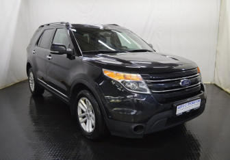 Подержанный автомобиль Ford Explorer 2015 года (3 фото)