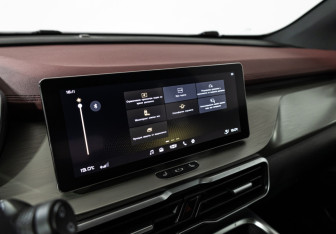 Подержанный автомобиль Geely Coolray 2023 года (16 фото)