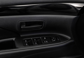 Подержанный автомобиль Mitsubishi Outlander 2018 года (16 фото)