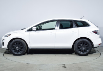 Подержанный автомобиль Mazda CX-7 2011 года (13 фото)
