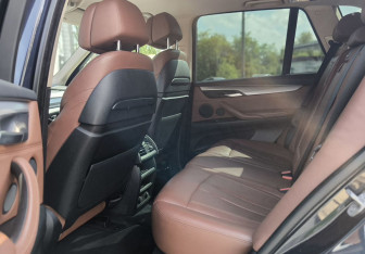 Подержанный автомобиль BMW X5 2014 года (12 фото)