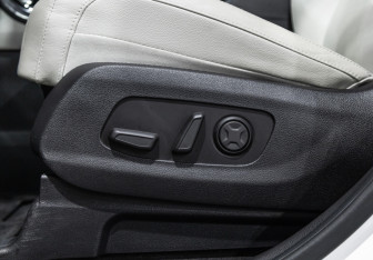 Подержанный автомобиль Kia Carnival 2021 года (24 фото)