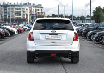 Подержанный автомобиль Ford Edge 2014 года (5 фото)