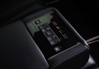 Подержанный автомобиль Lexus LX 2016 года (31 фото)