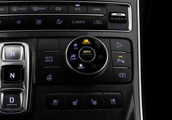 Подержанный автомобиль Hyundai Santa Fe 2021 года (19 фото)