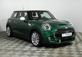 Подержанный автомобиль MINI Hatch 2019 года (3 фото)