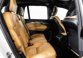 Подержанный автомобиль Volvo XC90 2018 года (20 фото)