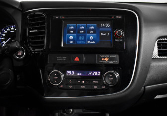 Подержанный автомобиль Mitsubishi Outlander 2013 года (16 фото)