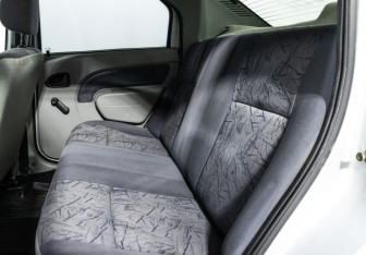 Подержанный автомобиль Renault Logan Sedan 2006 года (10 фото)