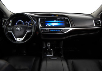 Подержанный автомобиль Toyota Highlander 2014 года (9 фото)