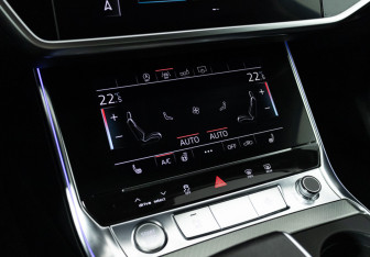 Подержанный автомобиль Audi A6 Sedan 2020 года (22 фото)