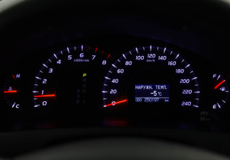 Подержанный автомобиль Toyota Camry Sedan 2011 года (12 фото)