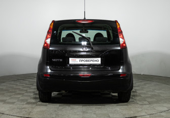 Подержанный автомобиль Nissan Note 2008 года (6 фото)