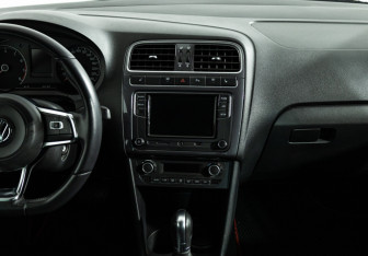 Подержанный автомобиль Volkswagen Polo Sedan 2019 года (14 фото)