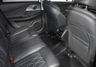 Подержанный автомобиль Chery Arrizo 8 2023 года (20 фото)