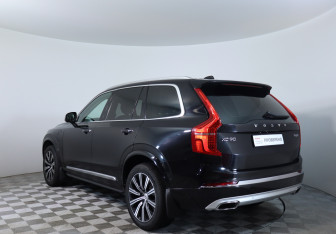 Подержанный автомобиль Volvo XC90 2020 года (8 фото)
