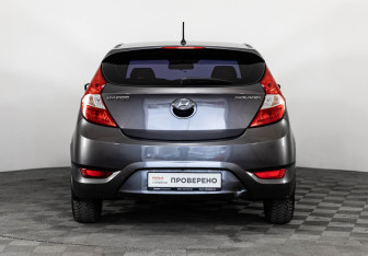 Подержанный автомобиль Hyundai Solaris Hatchback 2012 года (6 фото)