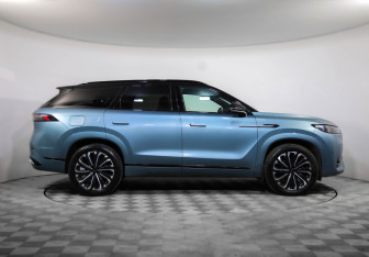 Подержанный автомобиль Jaecoo J8 2024 года (4 фото)