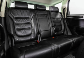 Подержанный автомобиль Volkswagen Touareg 2015 года (21 фото)