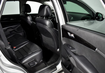 Подержанный автомобиль Kia Sorento 2016 года (13 фото)