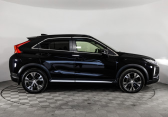 Подержанный автомобиль Mitsubishi Eclipse Cross 2018 года (4 фото)