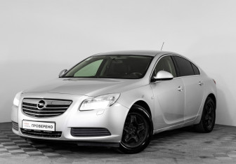 Подержанный автомобиль Opel Insignia Liftback 2011 года (1 фото)