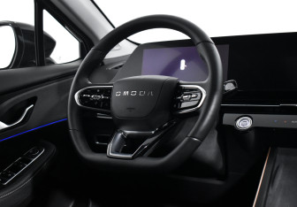 Подержанный автомобиль Omoda C5 2024 года (15 фото)
