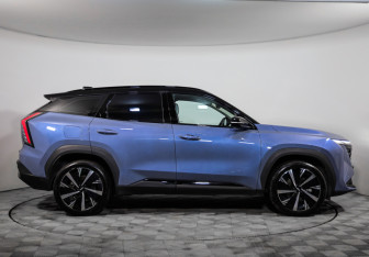 Подержанный автомобиль Geely Atlas 2024 года (4 фото)