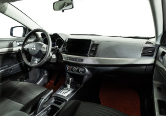 Подержанный автомобиль Mitsubishi Lancer Sedan 2012 года (9 фото)