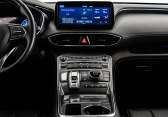Подержанный автомобиль Hyundai Santa Fe 2022 года (19 фото)