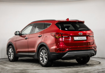 Подержанный автомобиль Hyundai Santa Fe 2017 года (7 фото)