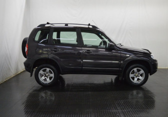 Подержанный автомобиль Chevrolet Niva 2013 года (4 фото)